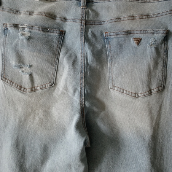 🛑SOLD🛑🌿Guess🍂🌿 Jeans - Picture 4 of 5